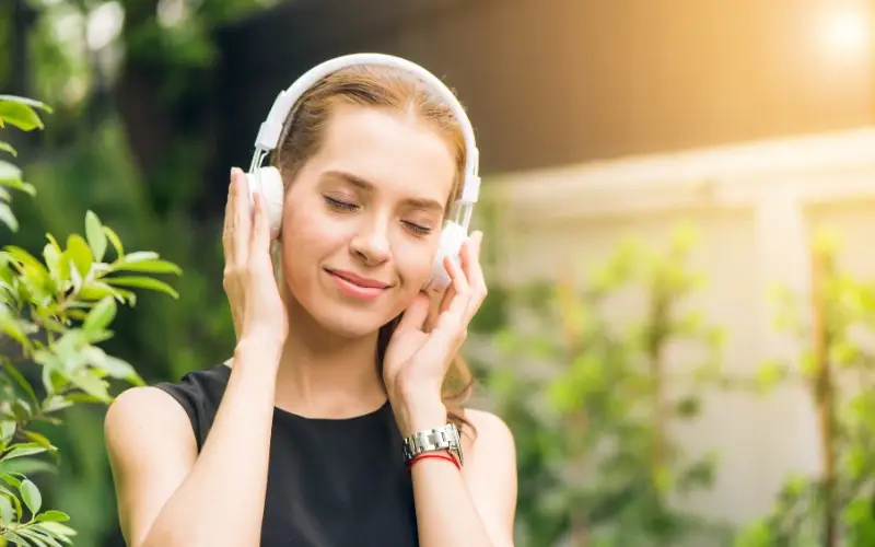 Tai nghe chụp tai chống ồn cho học sinh sinh viên